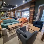 Stylish E61 In Gardens Appartement