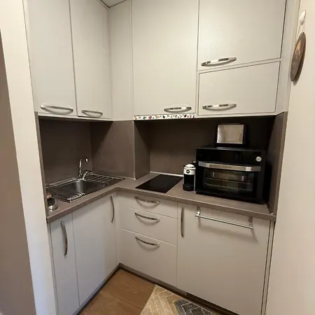 Stylish E61 In Gardens Apartament