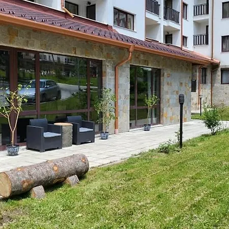 Stylish E61 In Gardens Apartament Boroveț