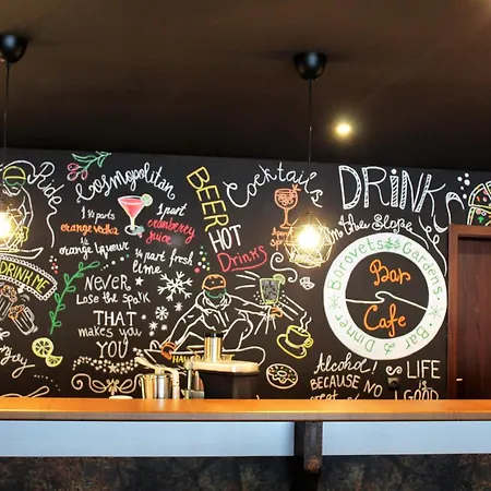 Stylish E61 In Gardens Apartament Boroveț