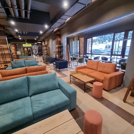 Stylish E61 In Gardens Apartament *