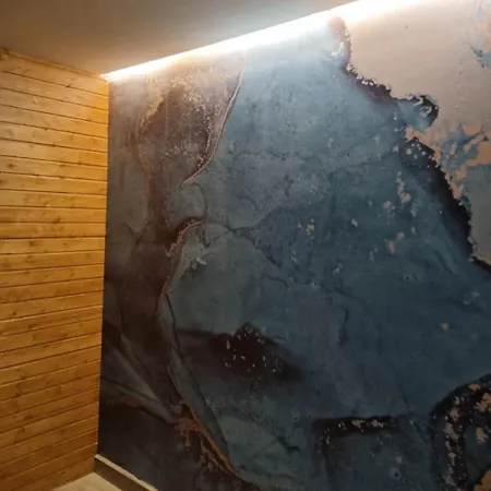 Stylish E61 In Gardens Apartament Boroveț