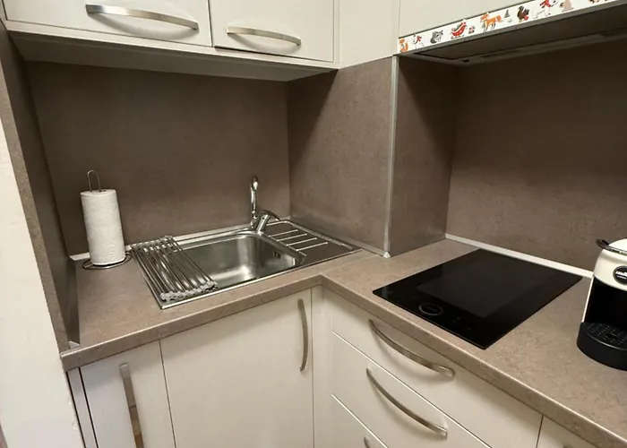 Stylish E61 In Gardens בורובץ