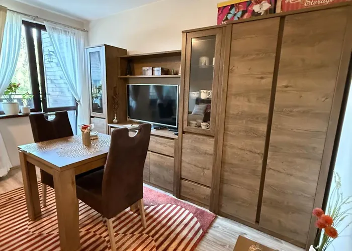 Stylish E61 In Gardens דירה בורובץ