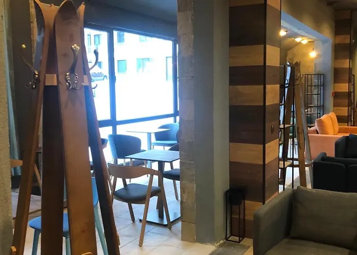 Stylish E61 In Gardens דירה בורובץ